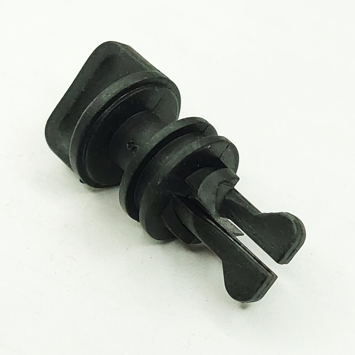 شیر تخلیه رادیاتور پژو 405 طرح قدیم 2