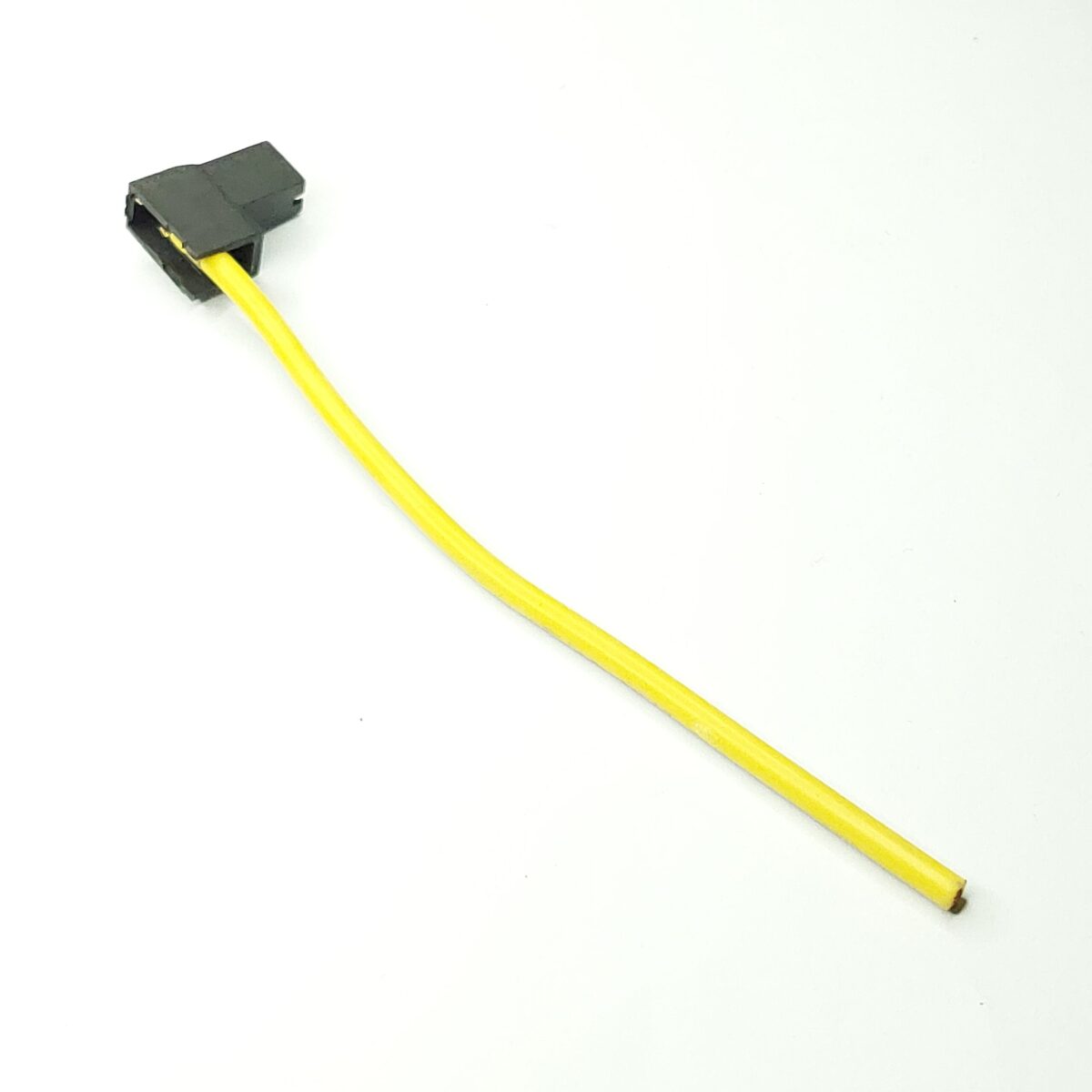 سوکت پروژکتور و مه شکن ام وی ام 110 (MVM) H3 3
