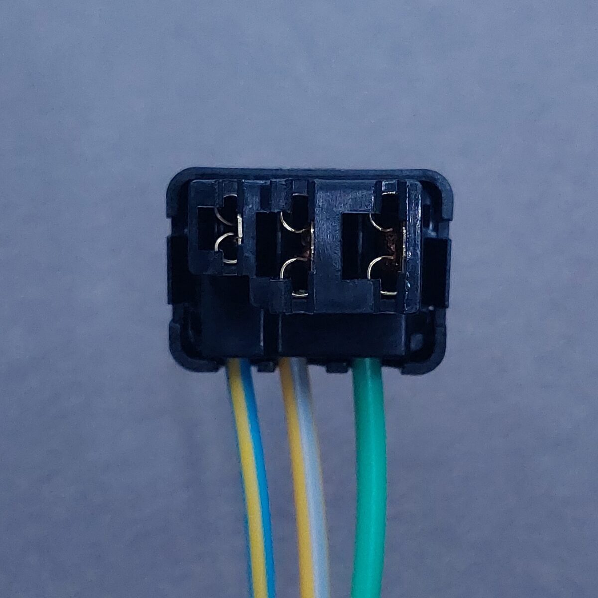 سوکت 3 فیش دینام پیکان 1