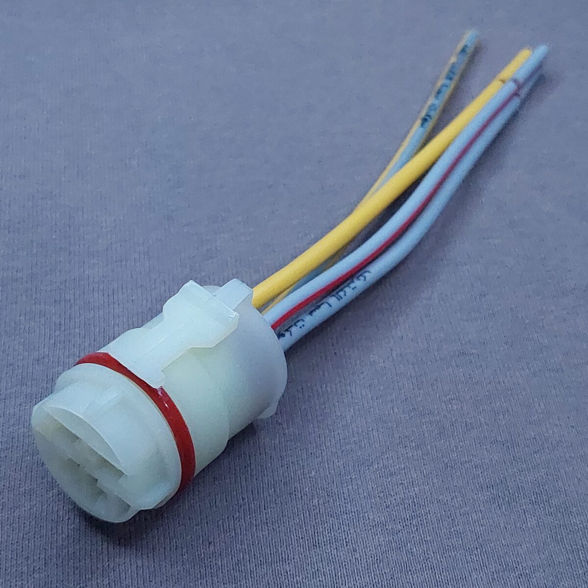 سوکت 4 فیش دینام نیسان دیزل 2